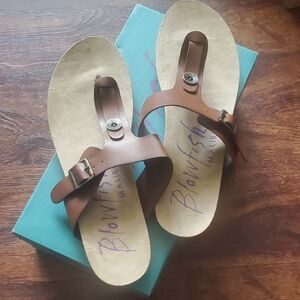 Blowfish Women's Tan Buckle Sandals